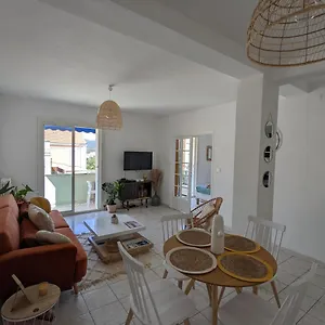 https://beau-t3-hyeres-centre-2-terrasses-proximite-plages.fr-provencehotel.com